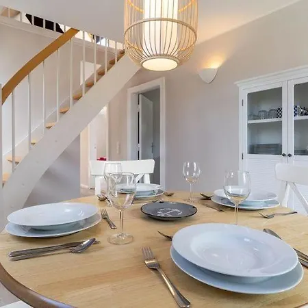 Von Ahrentschildt - Bahnhofstrasse 5 *