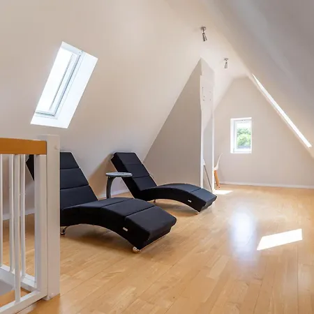 Daire Von Ahrentschildt - Bahnhofstrasse 5 *